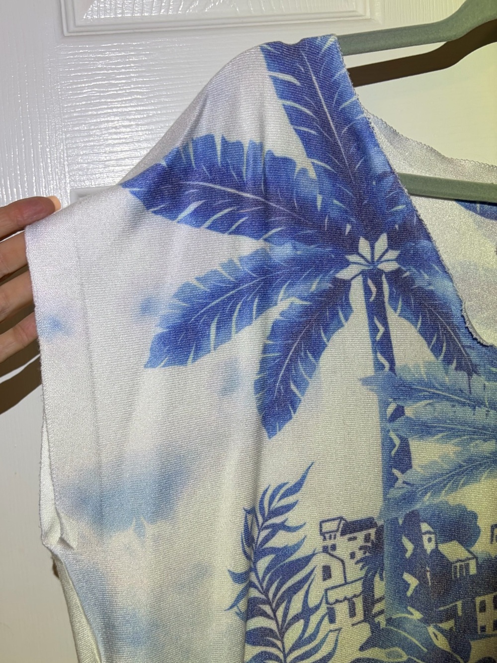 NWOT Sioni Super Soft Raw Edge V-Neck Tropical Palm Print Crop Top. Size XL - Picture 5 of 6